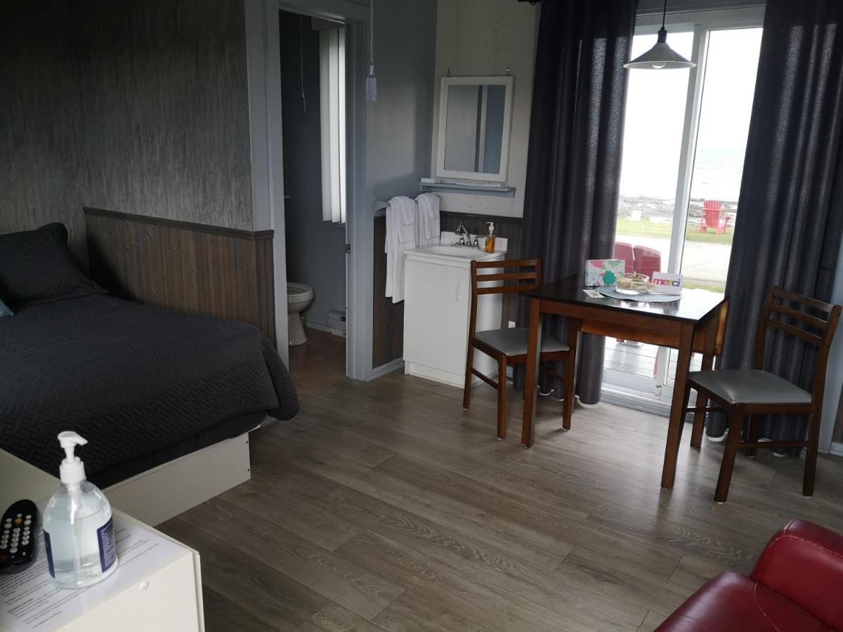 Les Cabines Du Phare Rimouski Eksteriør billede