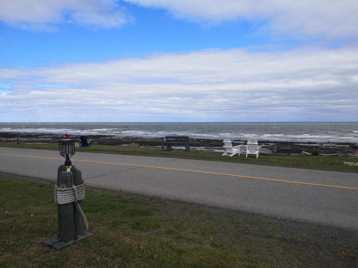 Les Cabines Du Phare Rimouski Eksteriør billede